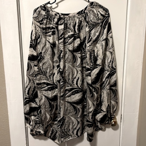 Womens Plus Lane Bryant 22/24 Pullover Lightweight Black/Gray - Picture 6 of 6